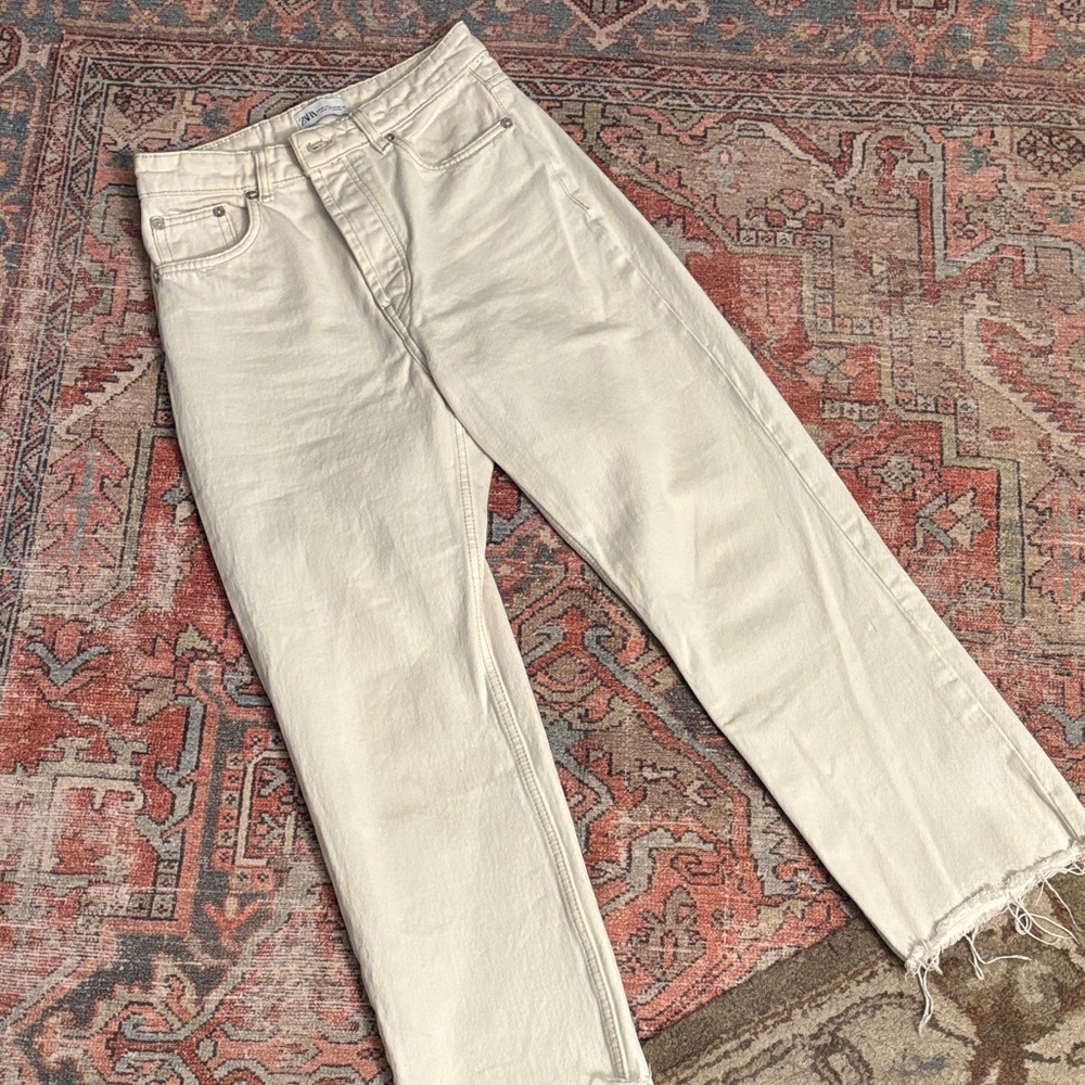 Zara High Rise Straight Leg Jeans in Off-White